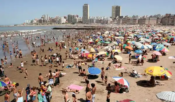 Mar del Plata: Más de 3,5 millones de turistas visitaron "La Feliz" en el verano 2014