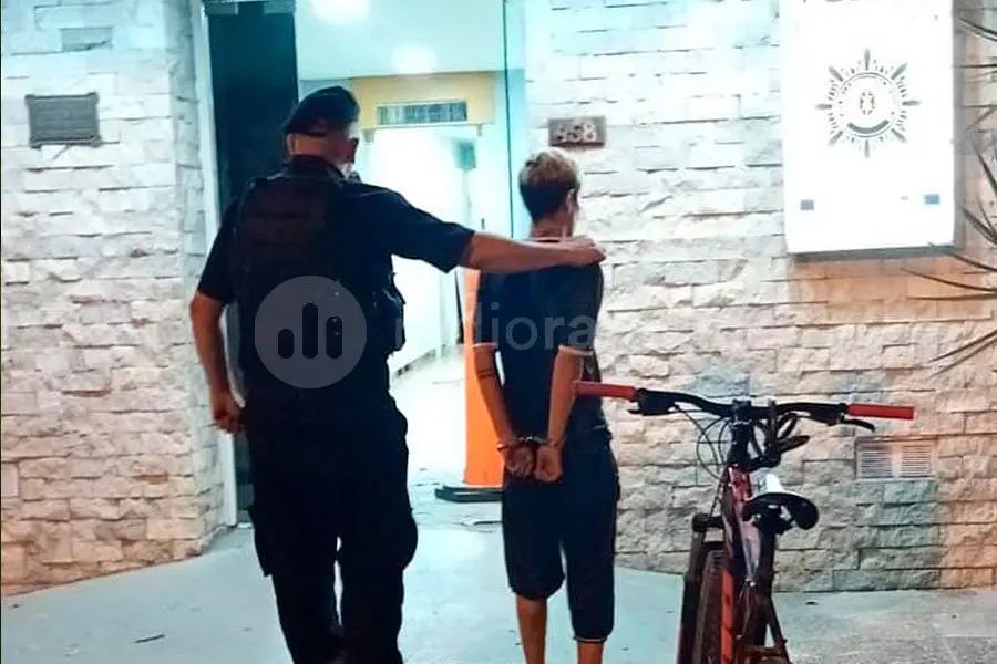 Robó una bici en Av. Santa Fe y se la llevó a toda velocidad hasta un asentamiento: lo atraparon antes
