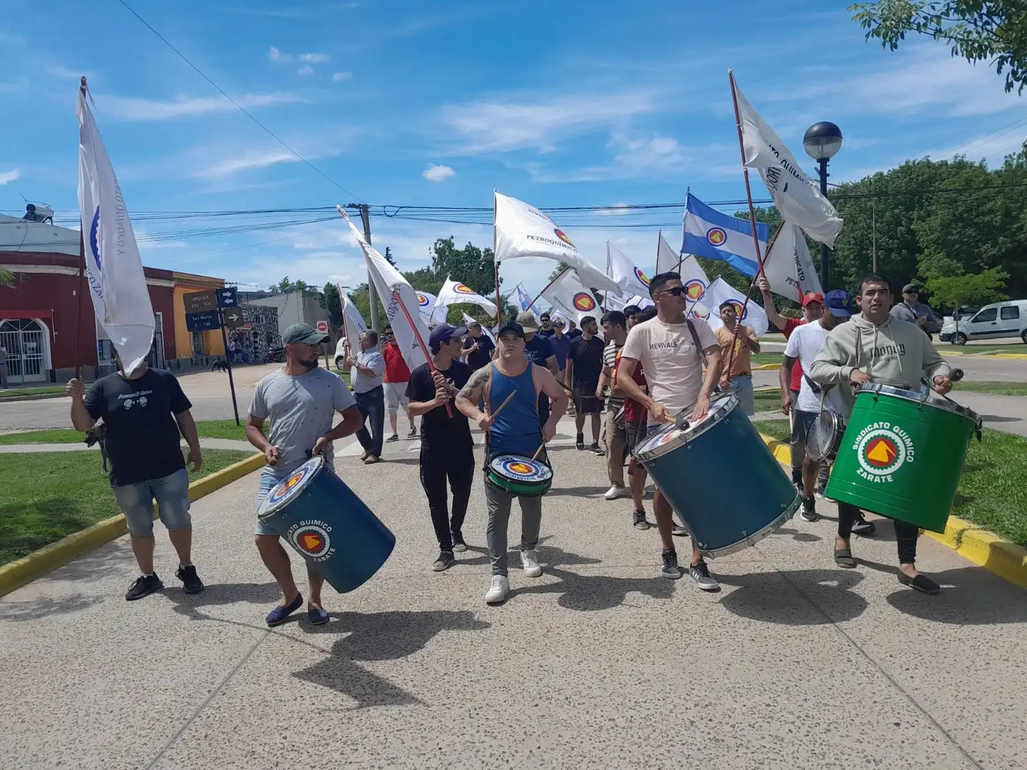 Conflicto en FADEMI: la Justicia ordenó reincorporar a los despedidos, pero la empresa no cumple