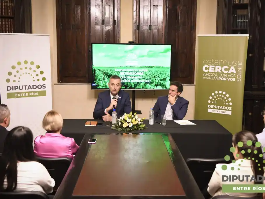 Organizado por la CDER, se realizó un conversatorio sobre retenciones