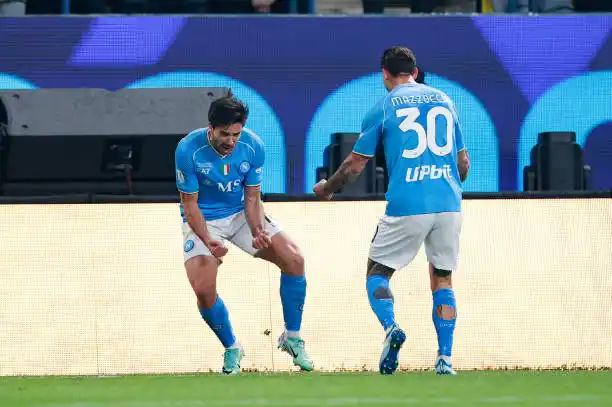 Goleada de Napoli, con un tanto de "Gio" Simeone