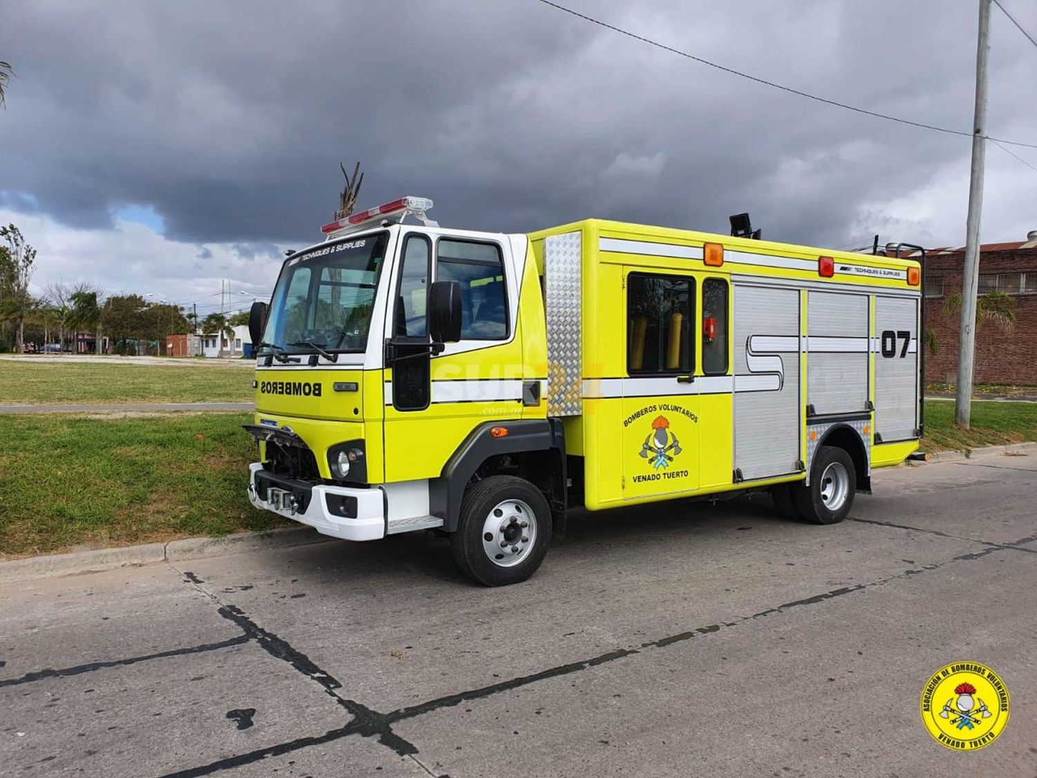 Los Bomberos de Venado presentaron su renovada unidad para asistir a incendios y accidentes