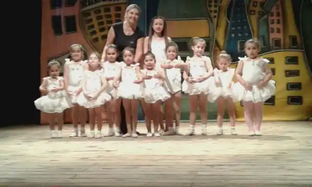 Hoy se realizará la muestra coreográfica 2017 del Instituto de Danzas Arabesque