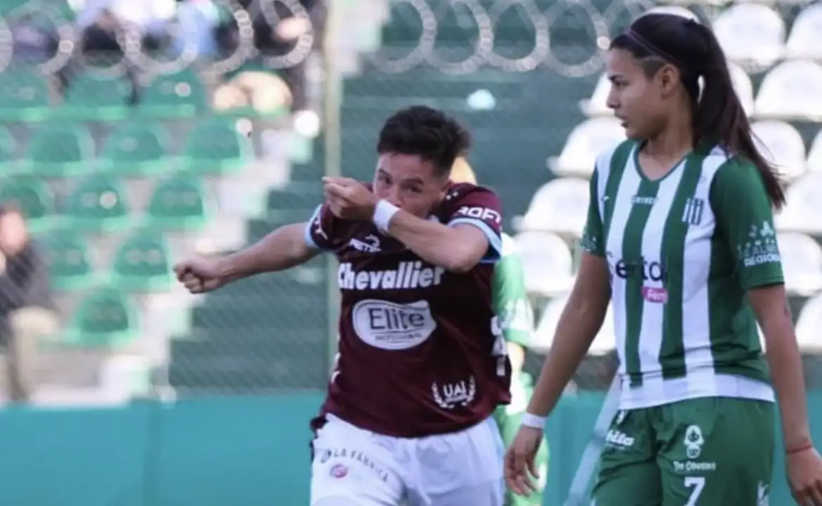 La tandilense Tamara Hardie anotó por duplicado para UAI Urquiza