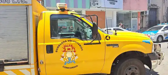 Once residentes fueron evacuados por el incendio de un geriátrico en zona céntrica