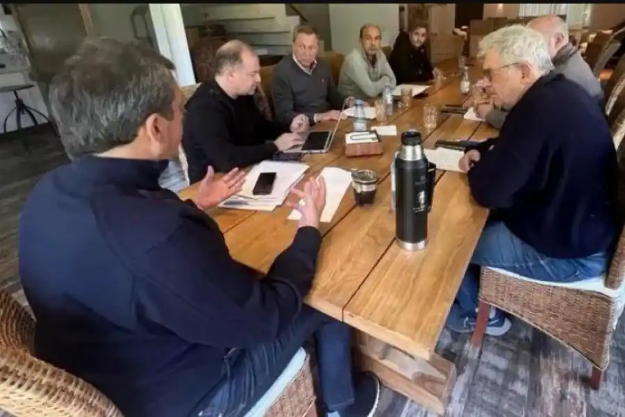 Massa les reclamó “carácter” a sus funcionarios para enfrentar la coyuntura: "Si alguien tiene miedo que se baje"