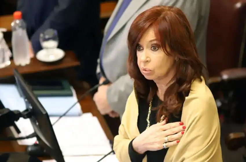 Suspendieron el fallo que habilitaba a Cristina Kirchner a cobrar dos pensiones de privilegio