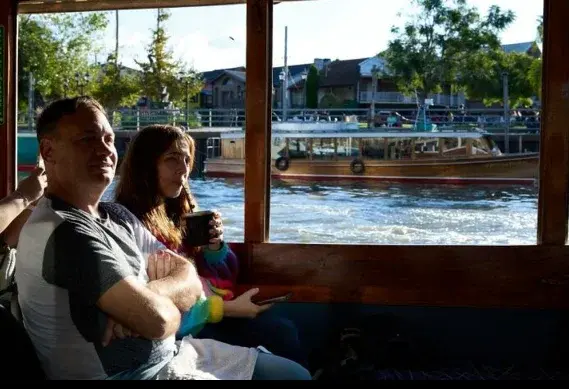 El turismo registró más viajeros pero una caída en el gasto total