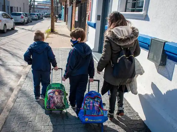 El Gobierno anunció un refuerzo para hacer frente a la canasta de la ayuda escolar anual