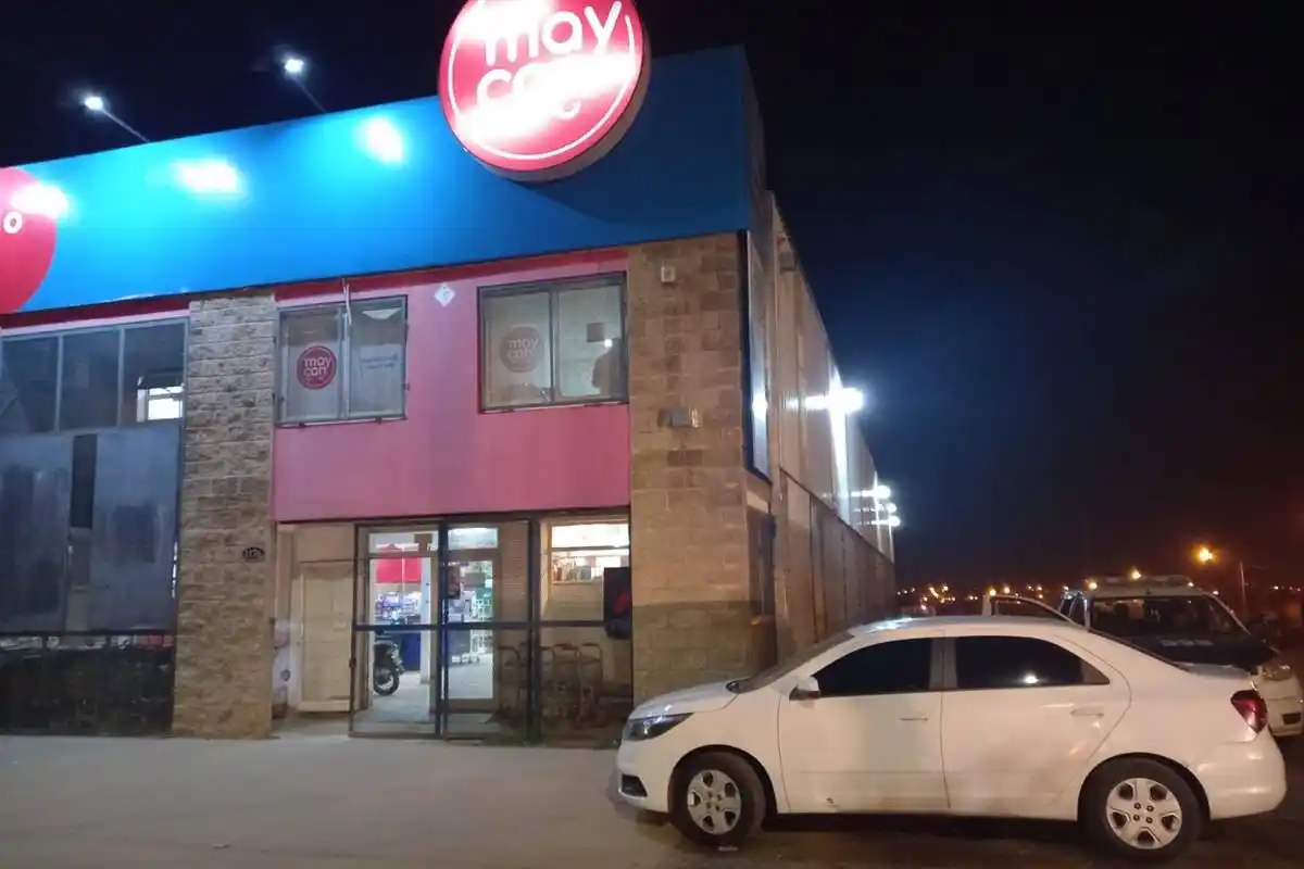 Robaron un millón al encargado del supermercado Maycon y no hay detenidos