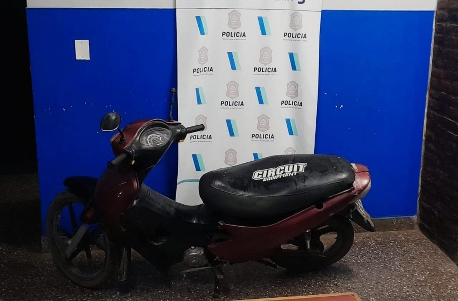 Lo atrapan con un moto robada