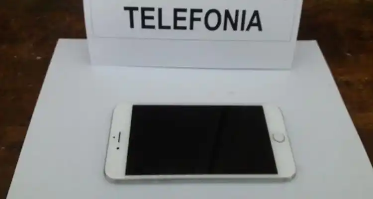 Motochorros acuchillaron a una chica para robarle su celular
