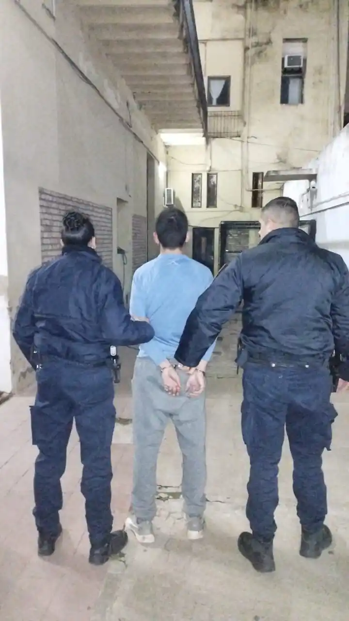 El ladrón tiene 18 años.