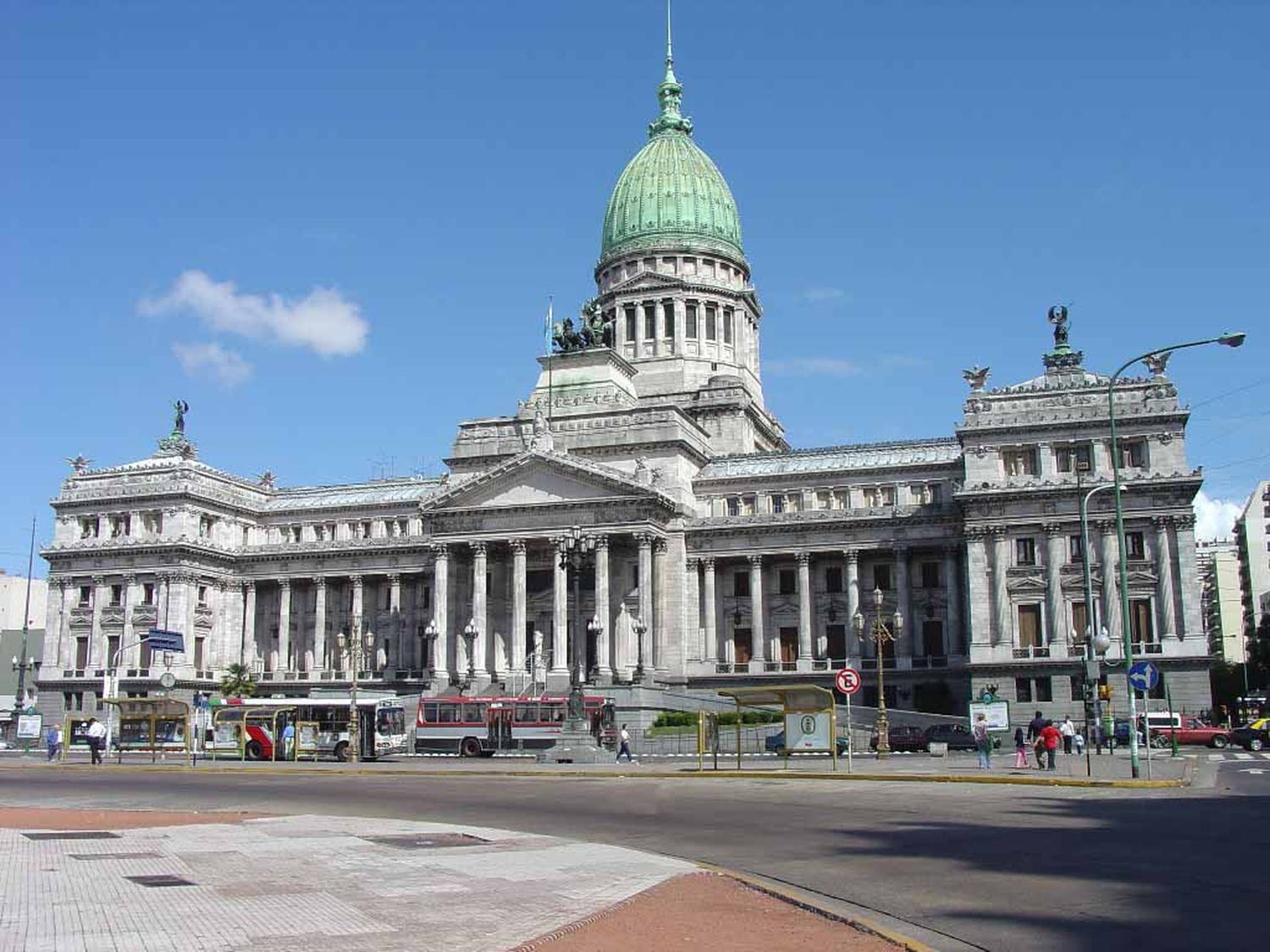 Atentos a lo que sucede en el Senado: Unos proclaman “será ley” mientras otros rezan por “las 2 vidas”
