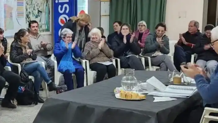 Monseñor Gustavo Zurbriggen visita la comunidad de Nuestra Señora del Carmen