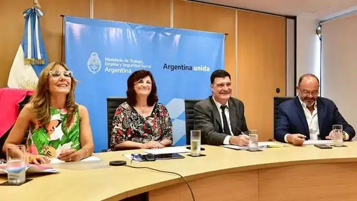 Aprobaron el incremento del salario mínimo vital y móvil