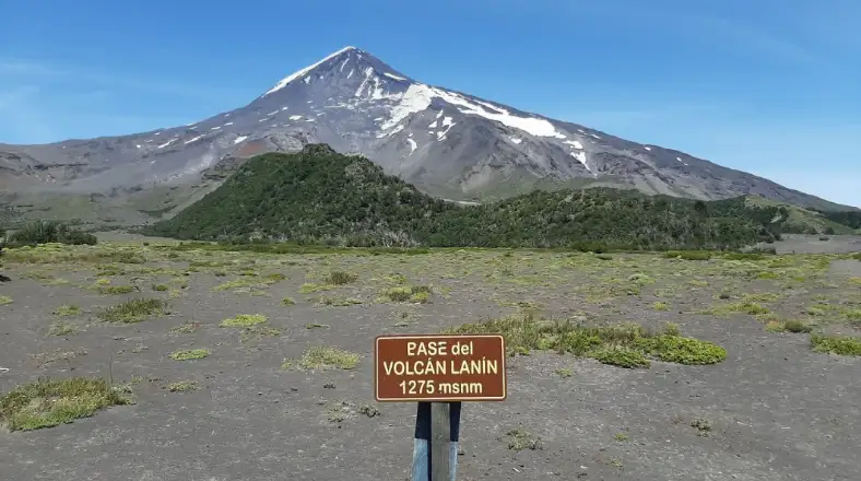 Tras el accidente de los gualeguaychuenses, limitan el ascenso al Volcán Lanín