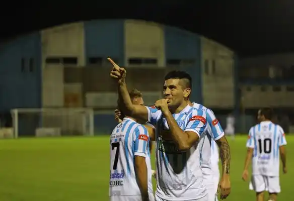 Media hora le alcanzó para cerrar un partido soñado 