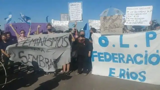 Movimientos sociales se manifiestan frente al campo