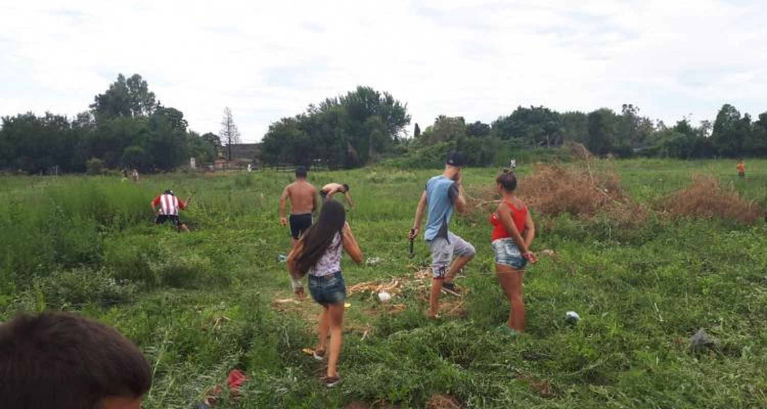 Cuarta usurpación en una semana: 20 familias tomaron un terreno de Cruz Roja y Dávila