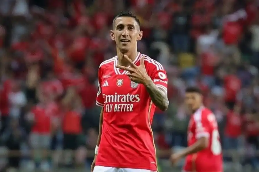 Golazo de Di María y título en su regreso oficial al Benfica