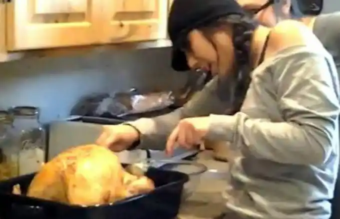 Un "pavo embarazado" causa furor en Youtube