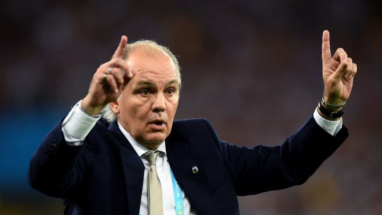 Sabella internado con «pronóstico reservado»