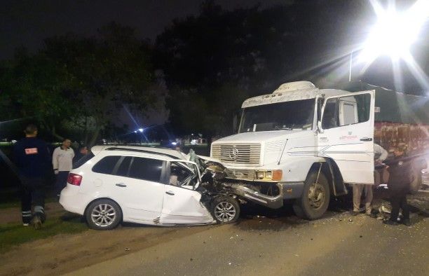 Efectivos policiales y Bomberos Voluntarios de Reconquista trabajaron en el lugar.
