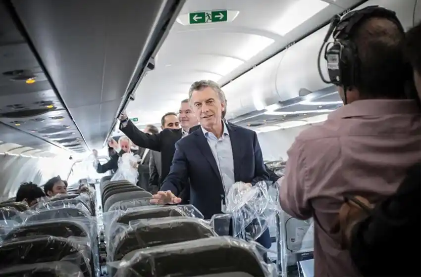 En medio de la crisis sanitaria, Macri volvió al país y deberá hacer 14 días de aislamiento