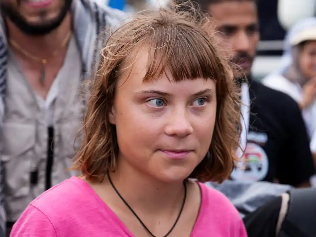 La flotilla de Gaza de Greta Thunberg denuncia haber sido alcanzada por un dron