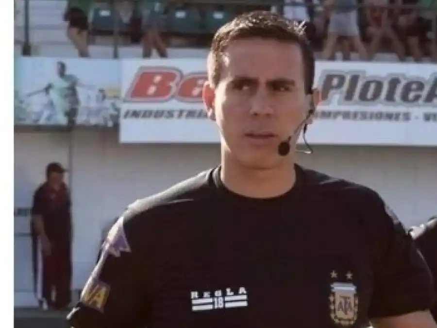 Guillermo González, el juez para el León en su visita a la "Verde".