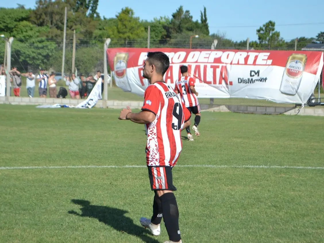Jugadores de la Liga Deportiva Sampedrina compartieron y apoyaron los duchos de Franco Boaglio.