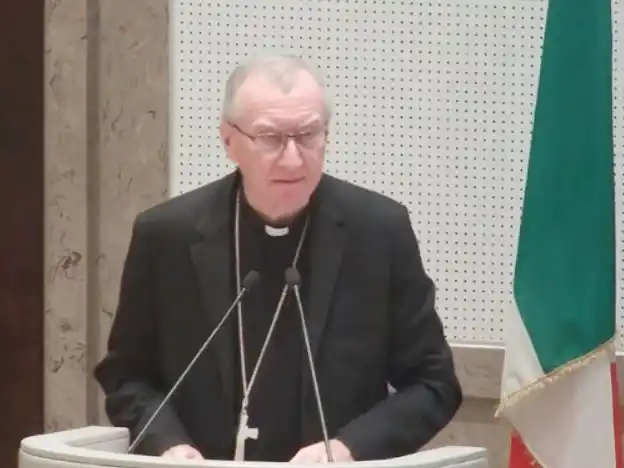 Cardenal Parolin: la IA debe apoyar a los médicos, no reemplazar su humanidad