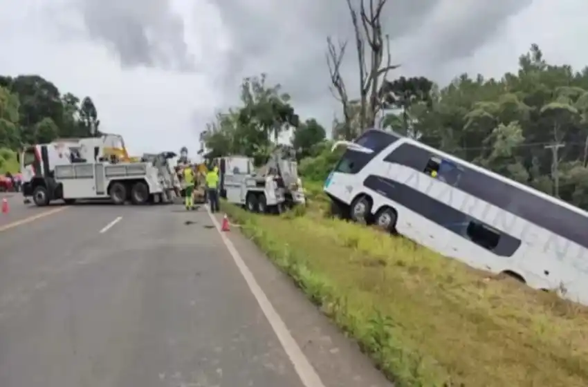 Tragedia en Brasil: murieron cinco argentinos tras volcar un colectivo en una ruta