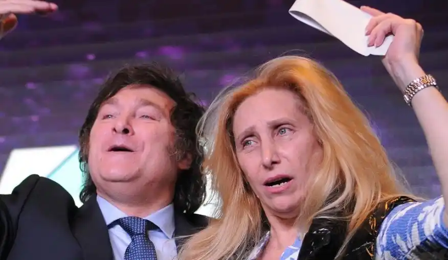 Javier Milei, junto a su hermana Karina Milei