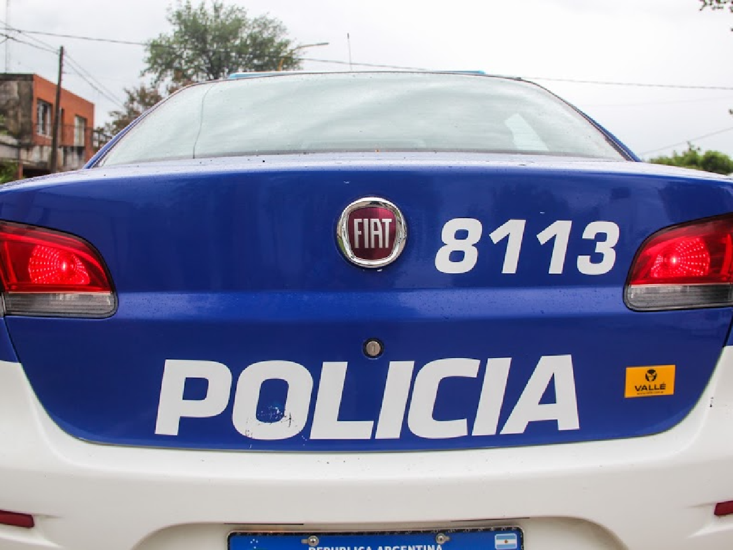 Detuvieron a dos jóvenes que minutos antes robaron una moto 