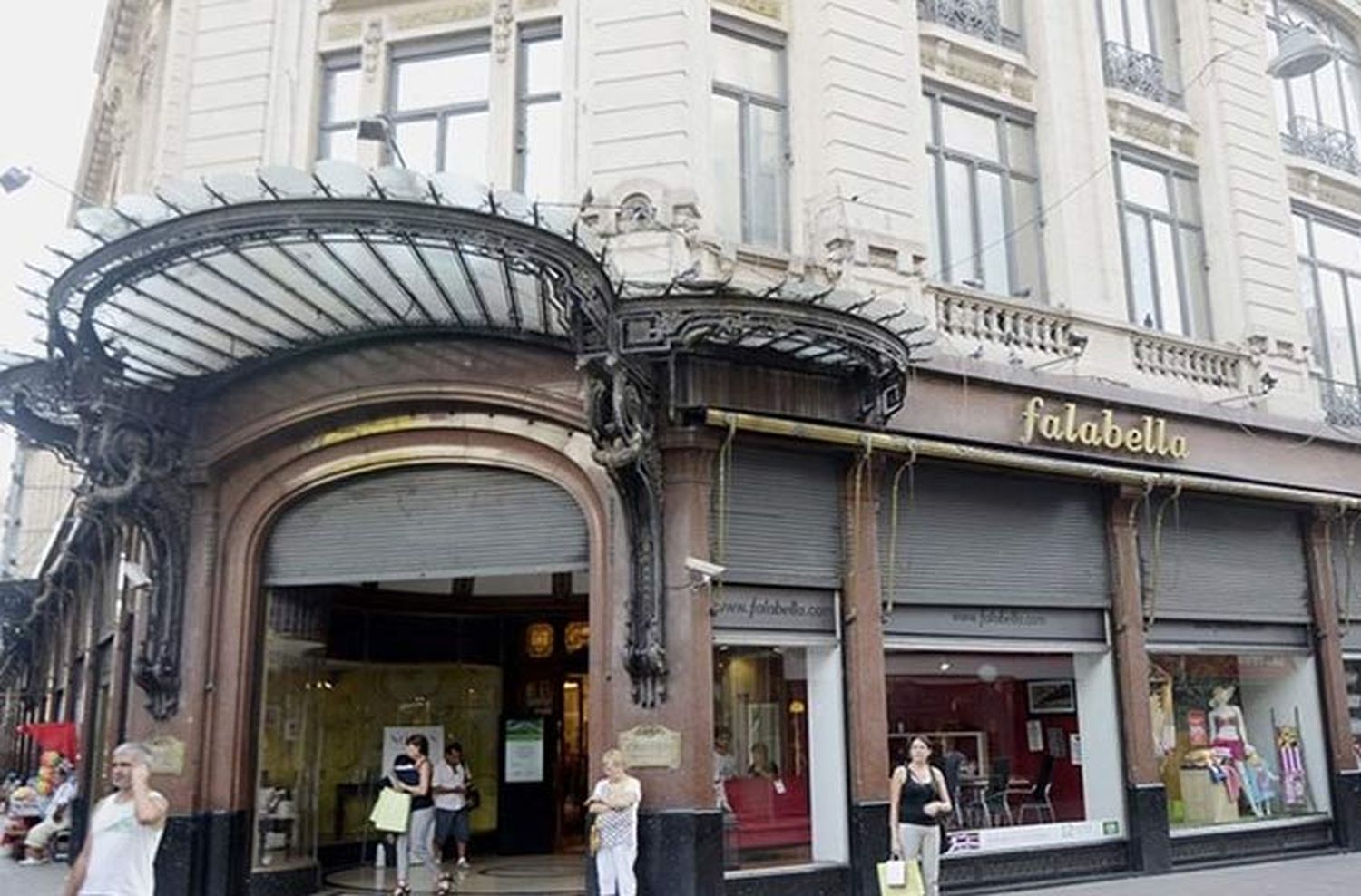 Cierre de Falabella: qué va a pasar con el histórico local de Sarmiento y Córdoba