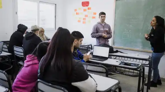 En Argentina, solo 10 de cada 100 estudiantes logran terminar la secundaria en tiempo y forma