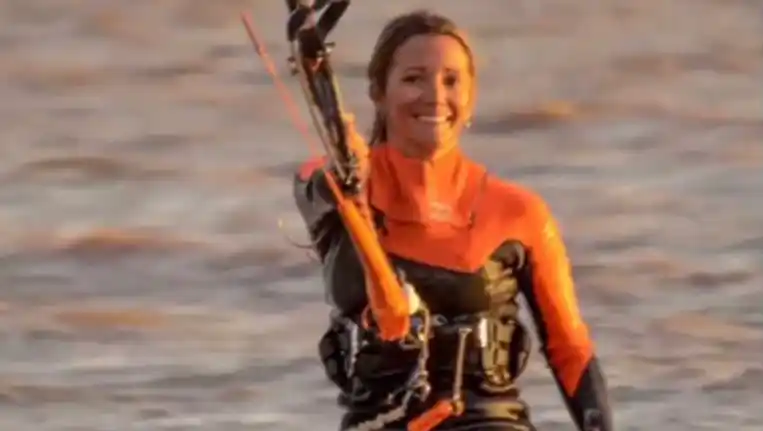 Continúa la búsqueda en San Clemente del Tuyú de la joven que desapareció practicando kitesurf