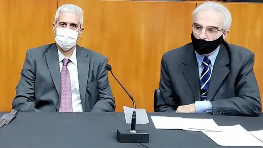 Sebastián Salem, junto a su abogado defensor, Ladislao Uzín Olleros, quien se refirió a las víctimas de manera descalificante, por lo que el Tribunal recomendó al Colegio de la Abogacía que se impartan capacitaciones en materia de género en la provincia   
