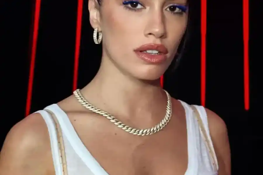 Lali no se calla: "hay gente que se apropia de la palabra libertad y la usa mal"