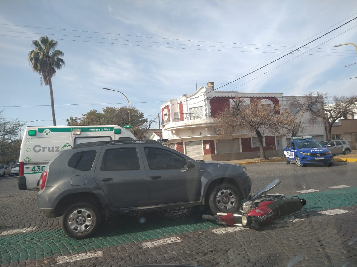 Un joven fracturado fue el saldo de un accidente en barrio Catedral
