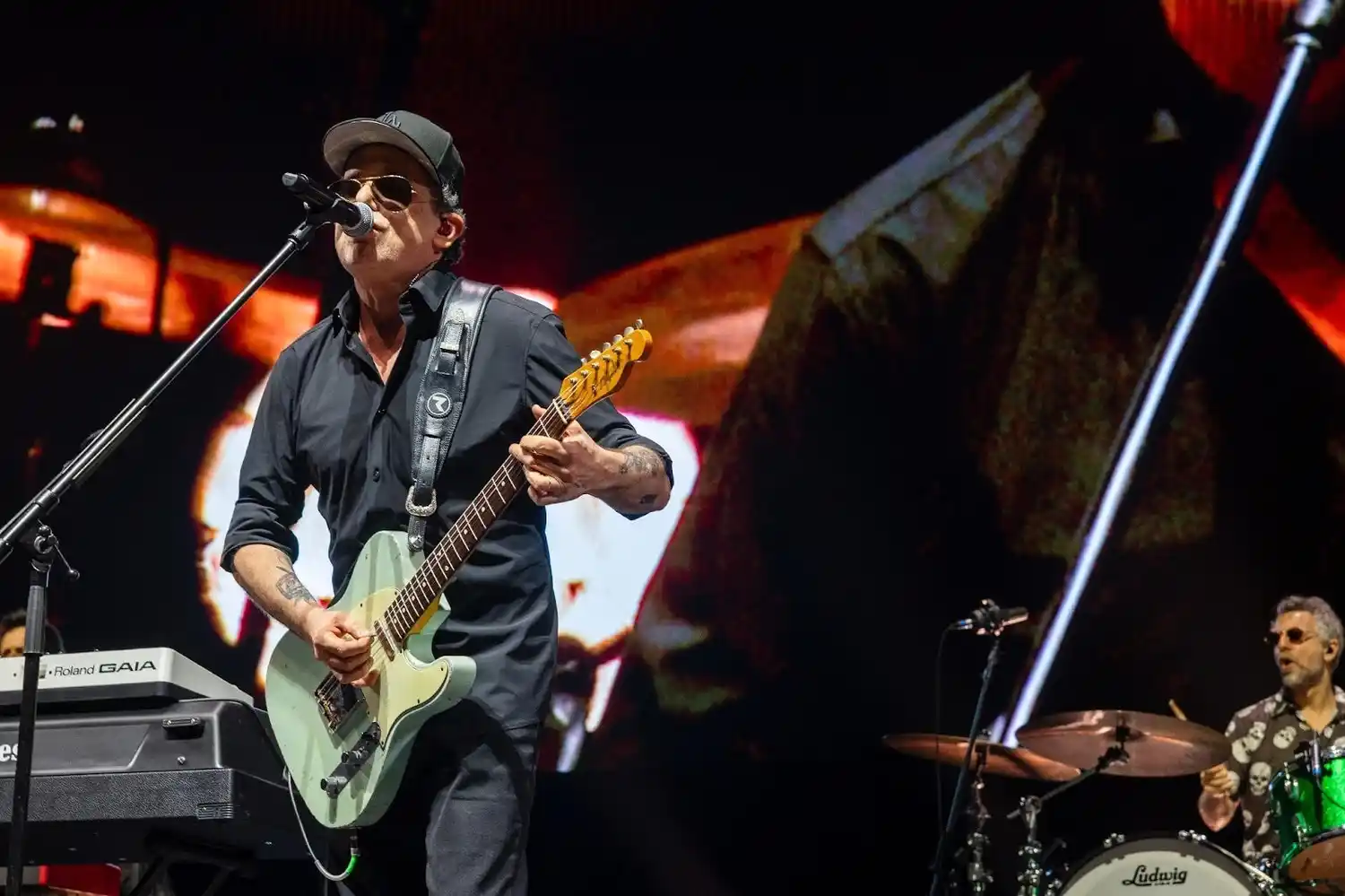 En este tour, el autor de clásicos como "Flaca" y "Paloma" explora una dimensión más esencial y profunda de su obra.