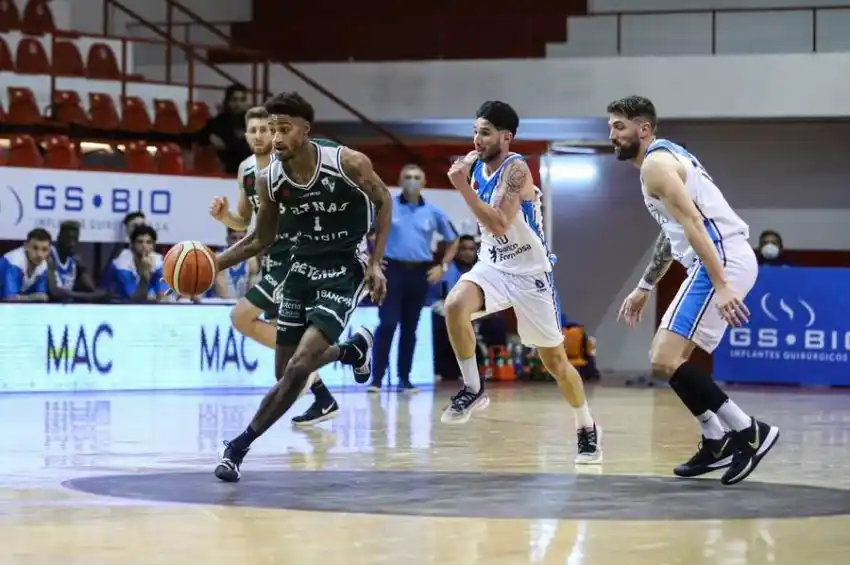 La Unión de Formosa persistió y derrotó a Atenas en el debut