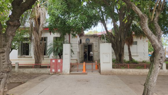Indignación: una escuela se quedó sin clases por el robo de cables en la ciudad de Rafaela
