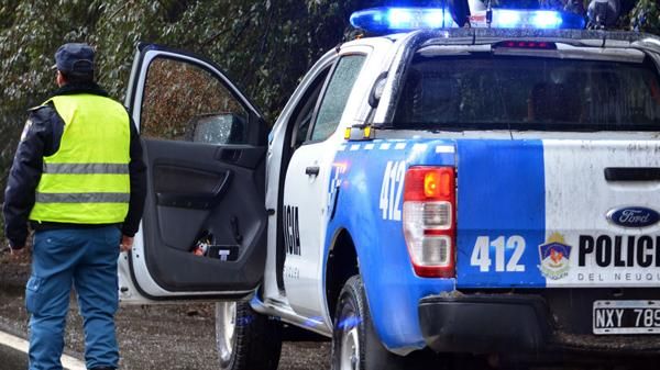 Un policía encontró a su ex con otro: lo acribilló y a ella le dio tres balazos