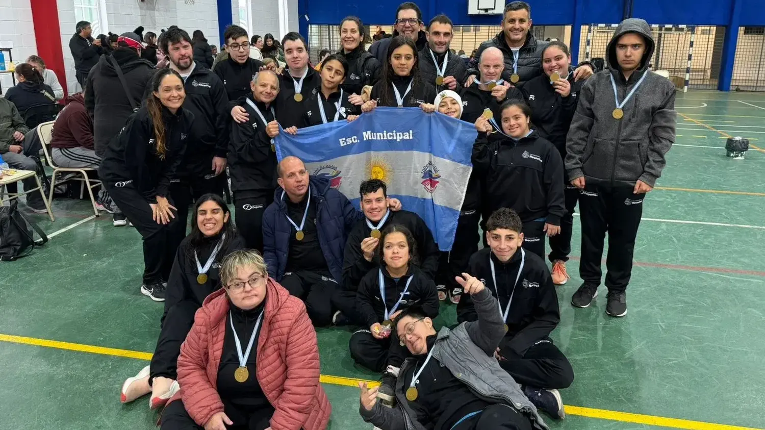 La delegación de Todos al Agua, presente en el certamen regional