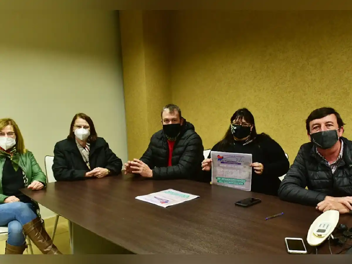 Vecinos por el Hospital: lanzaron una colecta para  comprar 10 camas eléctricas 