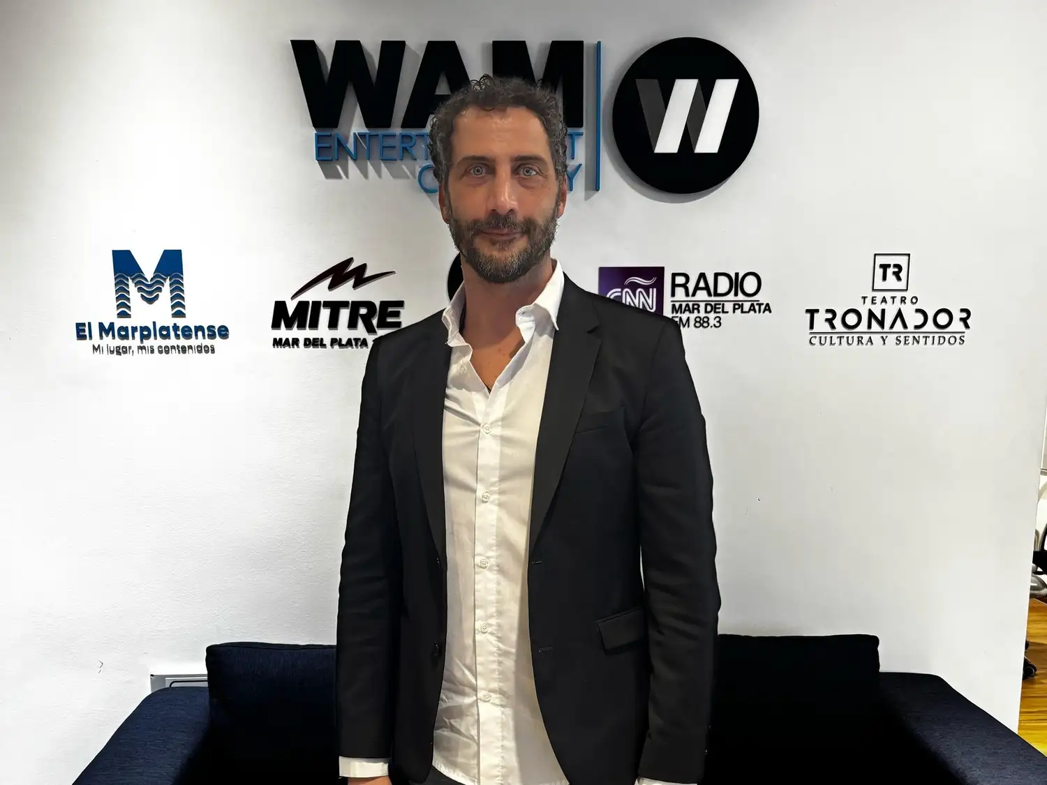 El actor destacó la cercanía que genera la obra con los espectadores.