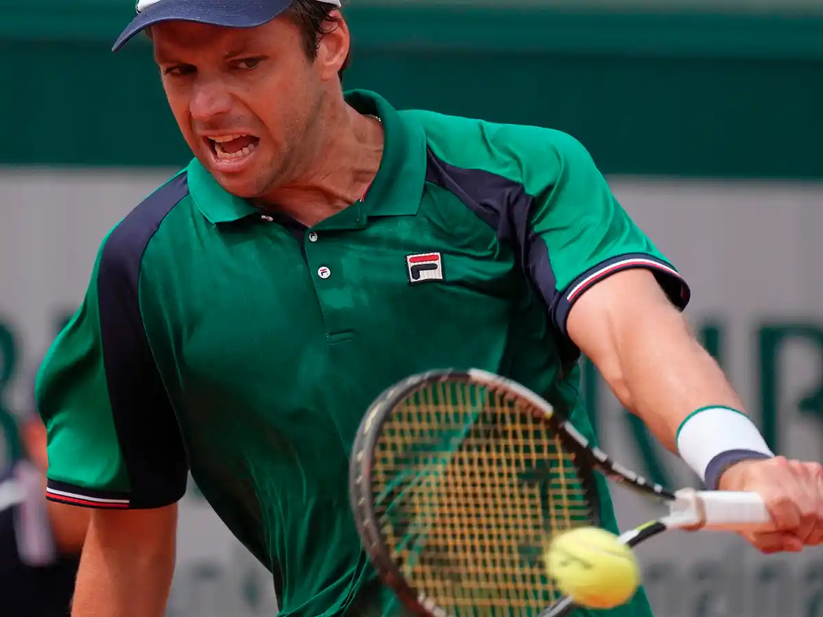 Zeballos se metió en octavos de Roland Garros 